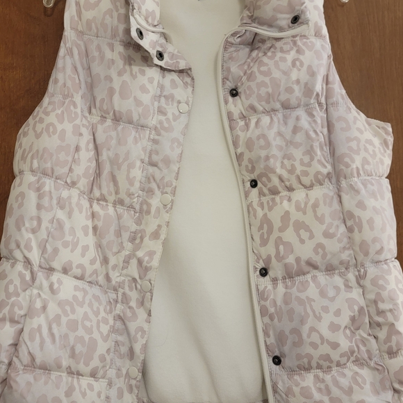 Old Navy Jackets & Blazers - Old Navy Light Pink Leopard Kids Vest